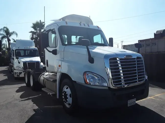 2020 FREIGHTLINER CASCADIA 125
