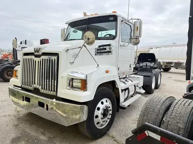 2018 WESTERN STAR 4700