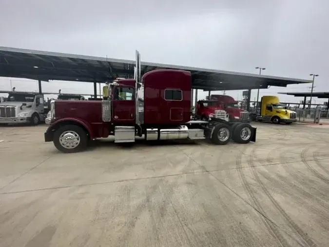 2023 Peterbilt 389