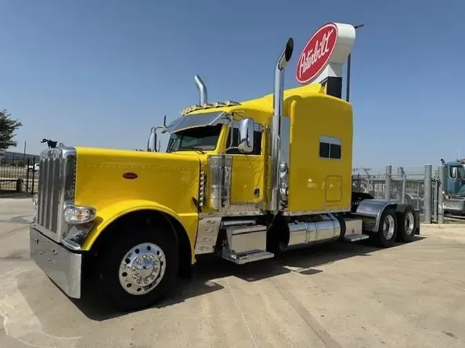 2023 Peterbilt 389