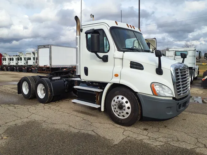 2019 FREIGHTLINER/MERCEDES CASCADIA 113