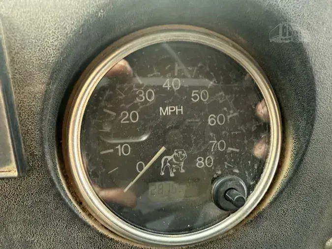 2002 MACK DM690S