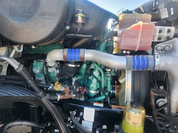 2020 VOLVO VNR64T6405220cdf998c3f5e4ff628847fbc8b3b8