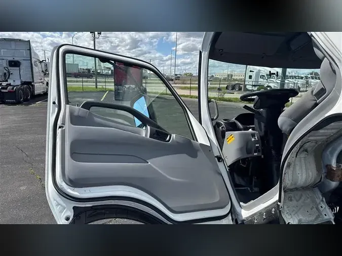 2019 HINO 195
