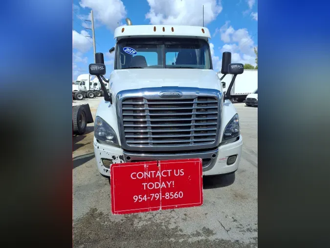2019 FREIGHTLINER/MERCEDES CASCADIA 125