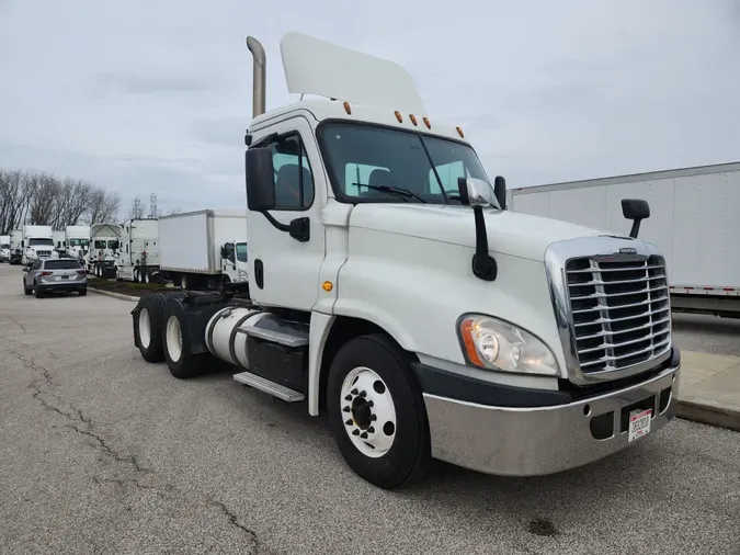 2014 FREIGHTLINER/MERCEDES CASCADIA 125