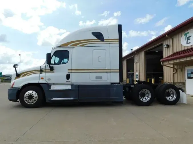 2019 Freightliner Cascadia 125