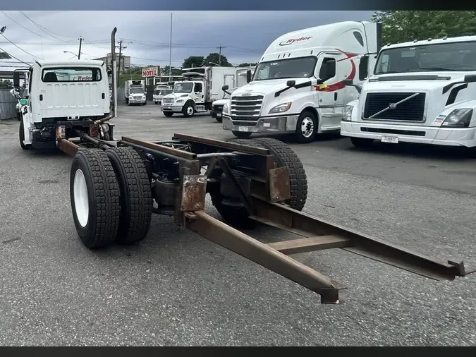 2017 FREIGHTLINER M2 106