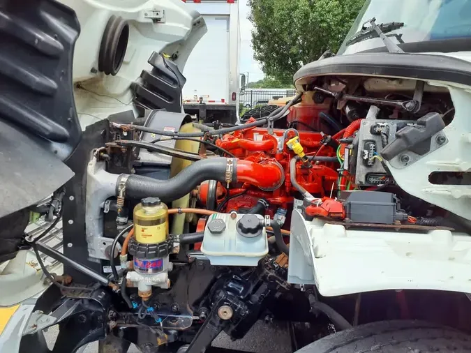 2019 FREIGHTLINER M2 106