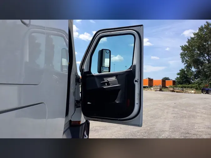 2022 Freightliner Cascadia 126