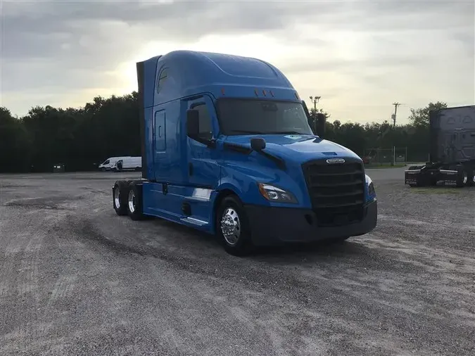 2021 FREIGHTLINER CA126