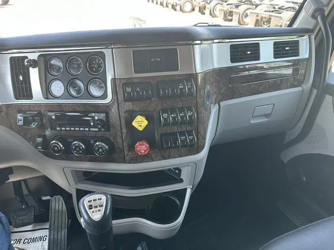 2025 Peterbilt 589523435d3e2f07531fa3148d9d941b440