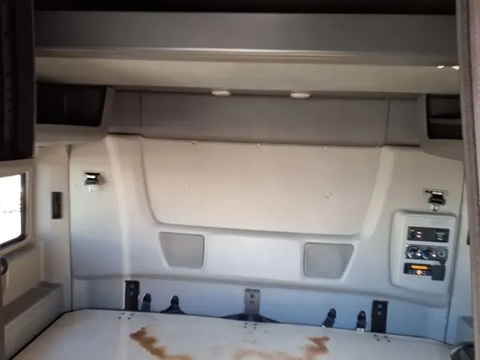 2019 NAVISTAR INTERNATIONAL LT625 SLPR CAB