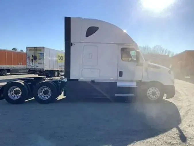 2020 Freightliner Cascadia