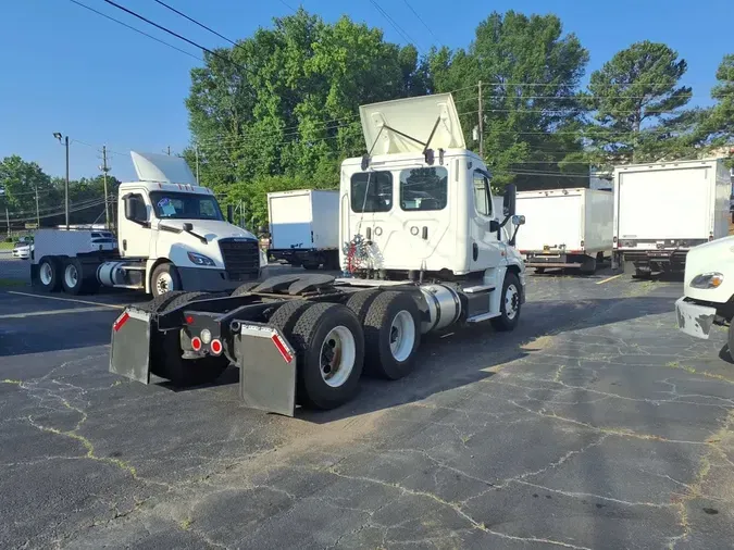 2018 FREIGHTLINER CASCADIA 125
