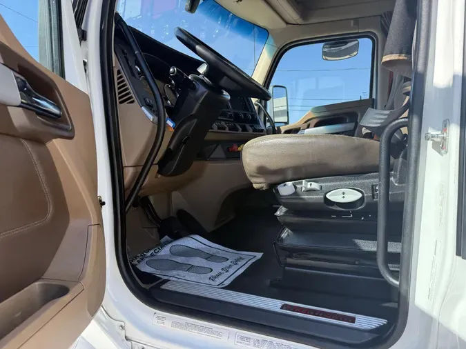 2022 Kenworth T680523ec3f2e65dc18a7910d87e538fb3f8