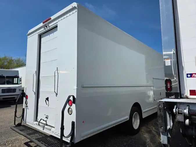 2016 FRTLR CUSTOM CHASSIS CORP MT55