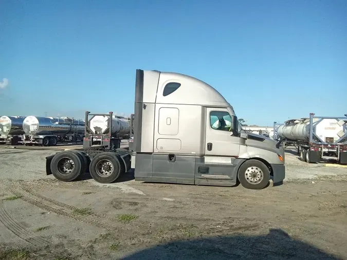 2023 Freightliner Cascadia 126