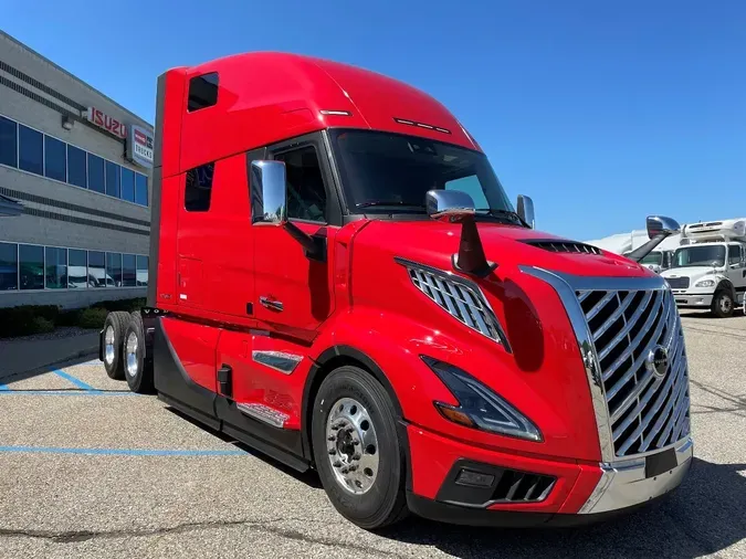 2026 VOLVO VNL64T860