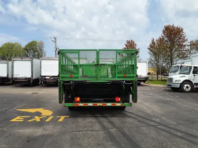 2014 FREIGHTLINER/MERCEDES M2 106