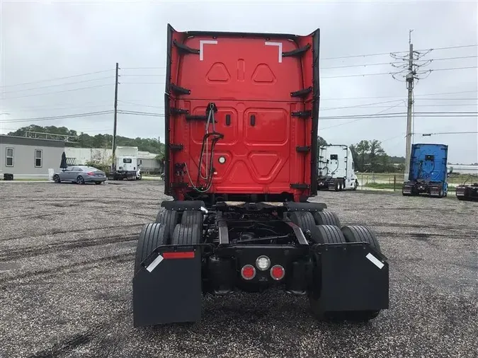 2021 FREIGHTLINER CASCADEVO1