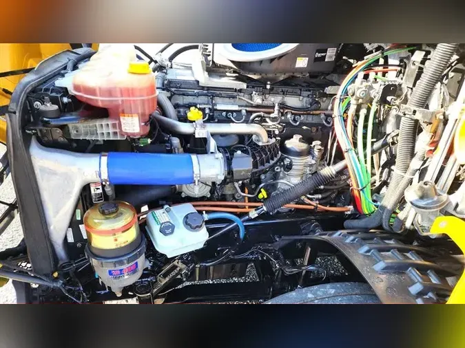 2020 FREIGHTLINER CA126
