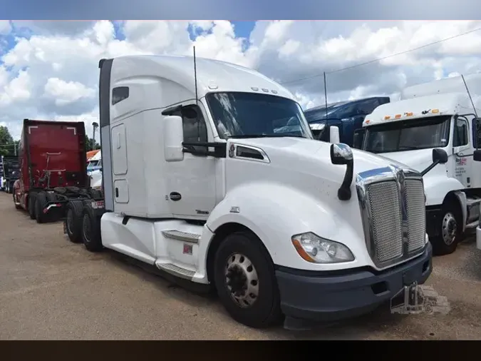 2021 KENWORTH T68052521432f1b2d8a72a8601298d5e1391