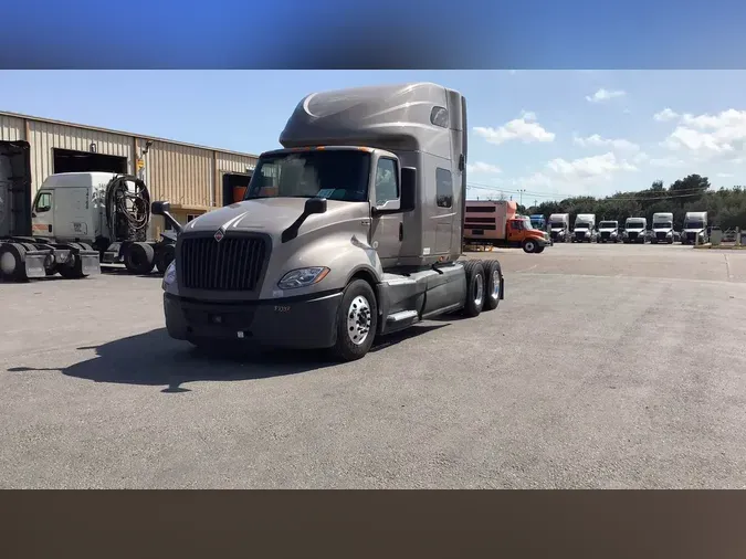 2022 International LT