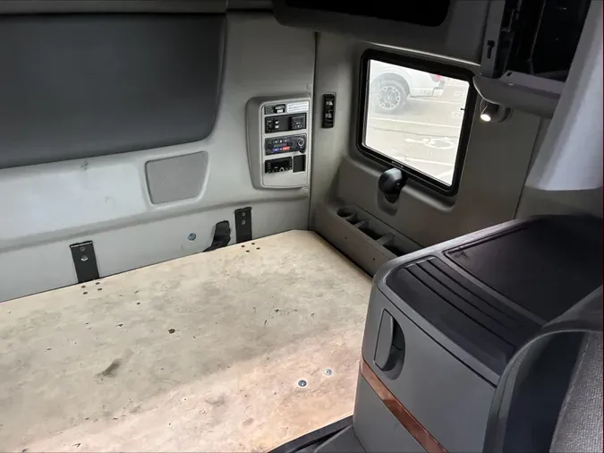 2022 International LT625