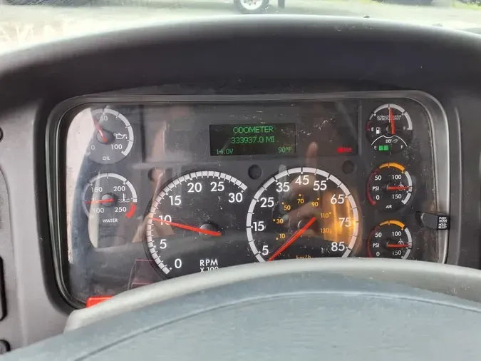 2018 FREIGHTLINER M2 106