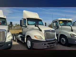 2019 NAVISTAR INTERNATIONAL LT625 DAYCAB T/A