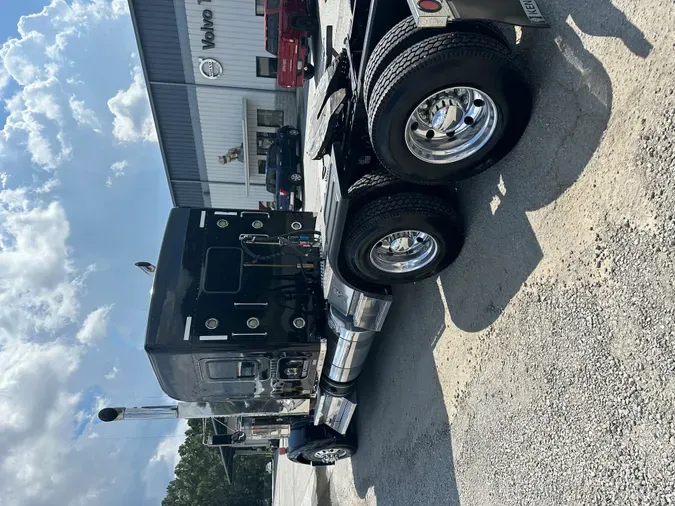 2019 Kenworth W900