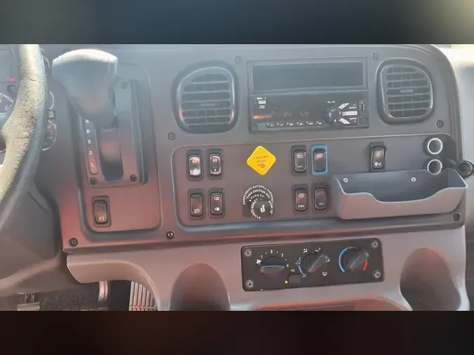 2020 FREIGHTLINER/MERCEDES M2 106