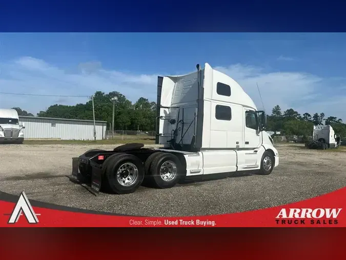 2021 VOLVO VNL860