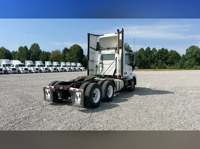 2016 Volvo VNL300