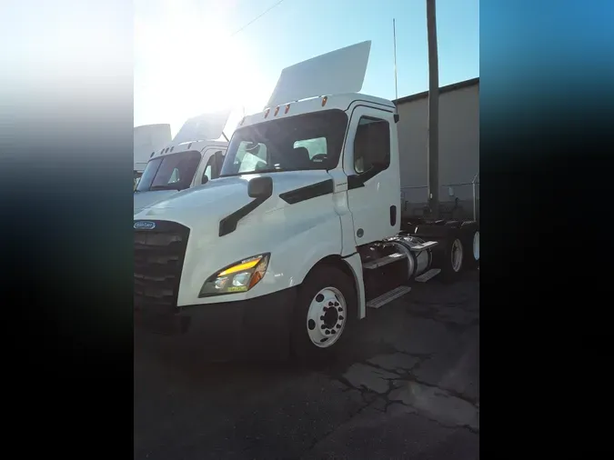 2019 FREIGHTLINER/MERCEDES NEW CASCADIA 126526260f6f92df0e4dd6c58cc3a1ba200