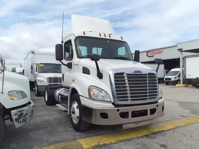 2016 FREIGHTLINER/MERCEDES CASCADIA 113