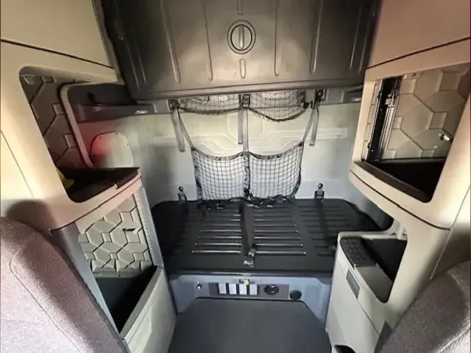 2019 FREIGHTLINER/MERCEDES CASCADIA 125