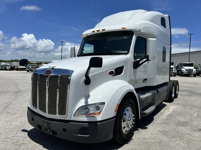 2021 Peterbilt 5795267f6bb2144fb3e32aa1f7ac378b77e