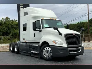2022 INT LT625 6x4