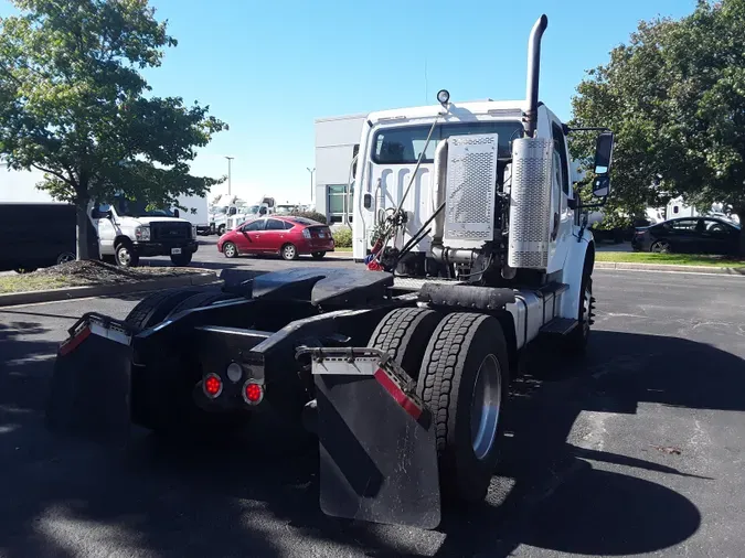 2015 FREIGHTLINER/MERCEDES M2 106