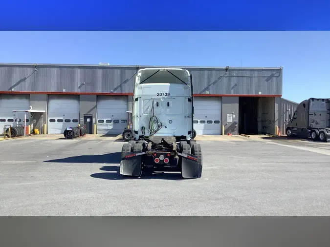 2021 Freightliner Cascadia 126