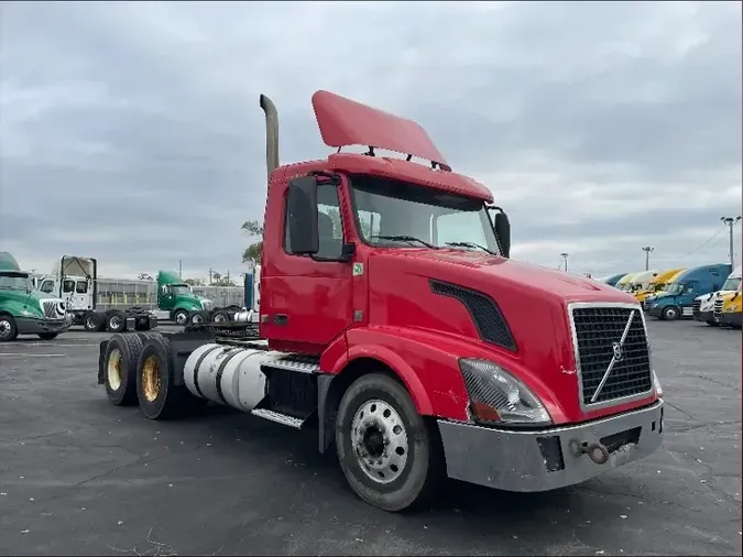 2012 Volvo VNL64300527a2424889bbd08878bf41884bfffd9