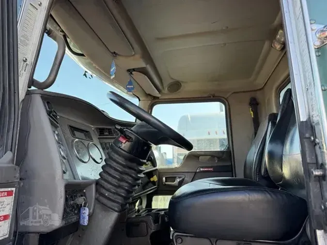 2012 KENWORTH T370