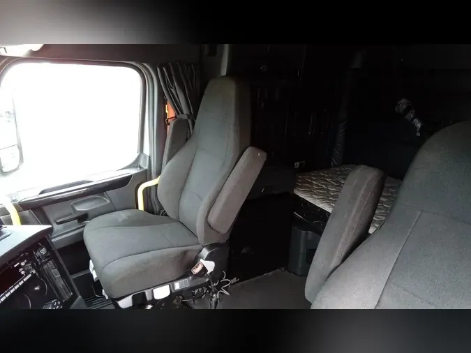 2023 Freightliner Cascadia 126