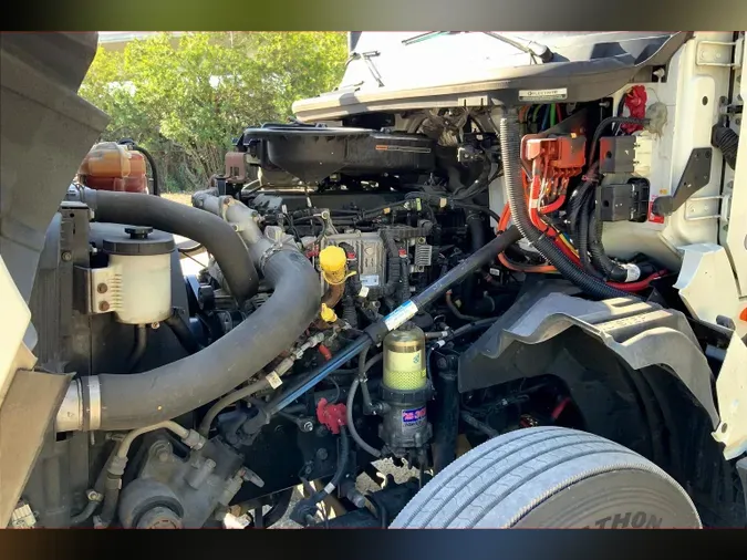2022 INT LT625 6x4