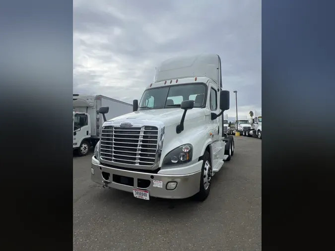 2018 FREIGHTLINER/MERCEDES CASCADIA 125528267a1763a9344e97e57de6805cd87