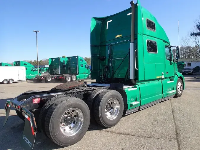 2021 VOLVO VNL64T860