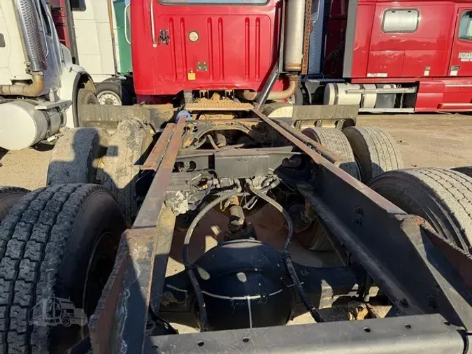 2003 INTERNATIONAL 8100