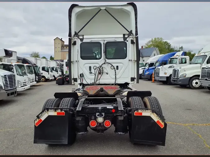 2019 FREIGHTLINER NEW CASCADIA 126